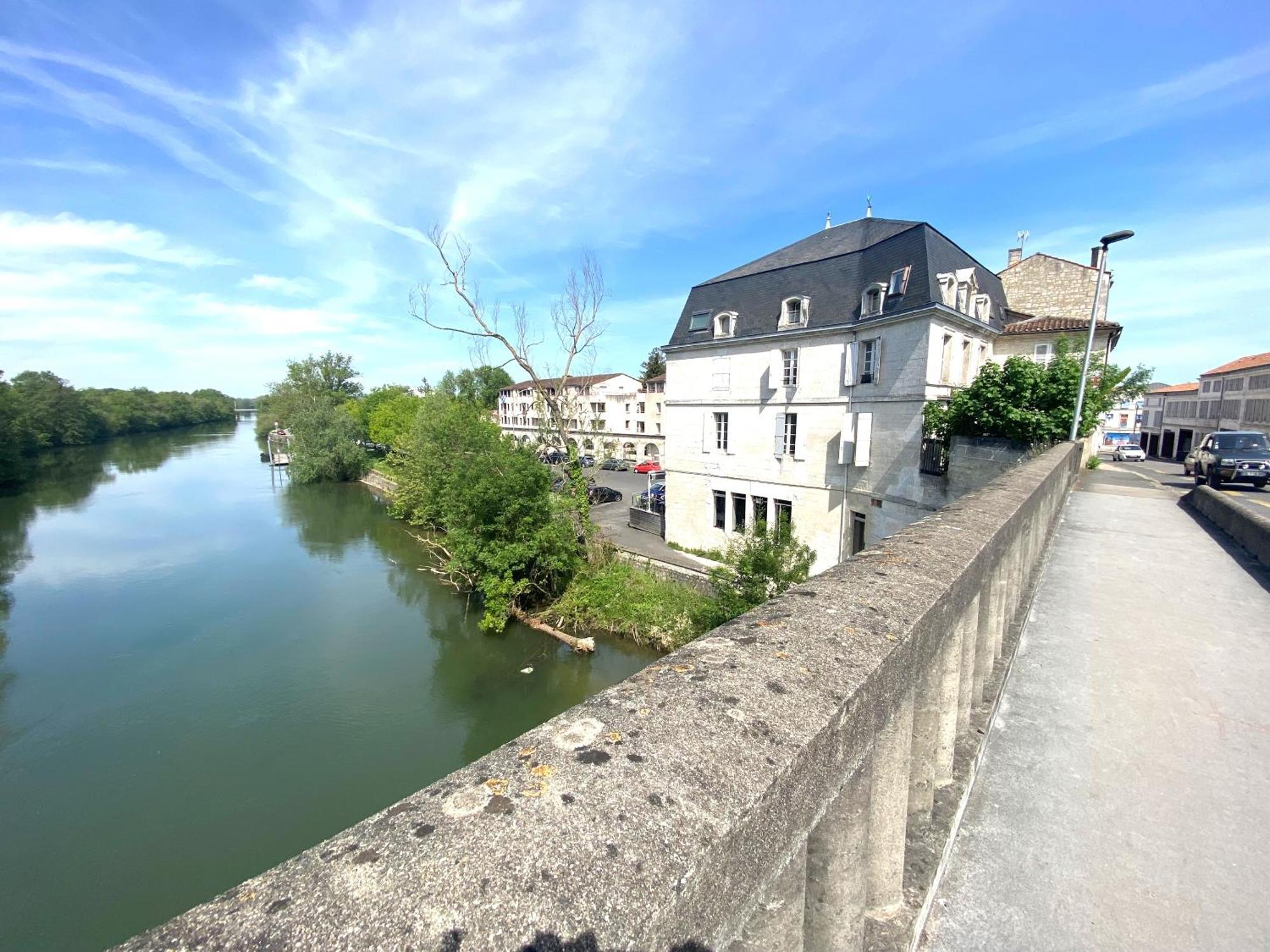 Confortable T2 Sur Les Rives De La Charente 昂古莱姆 外观 照片